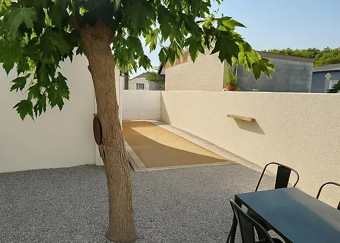 Pres Du Canal Du Midi Mirepeisset